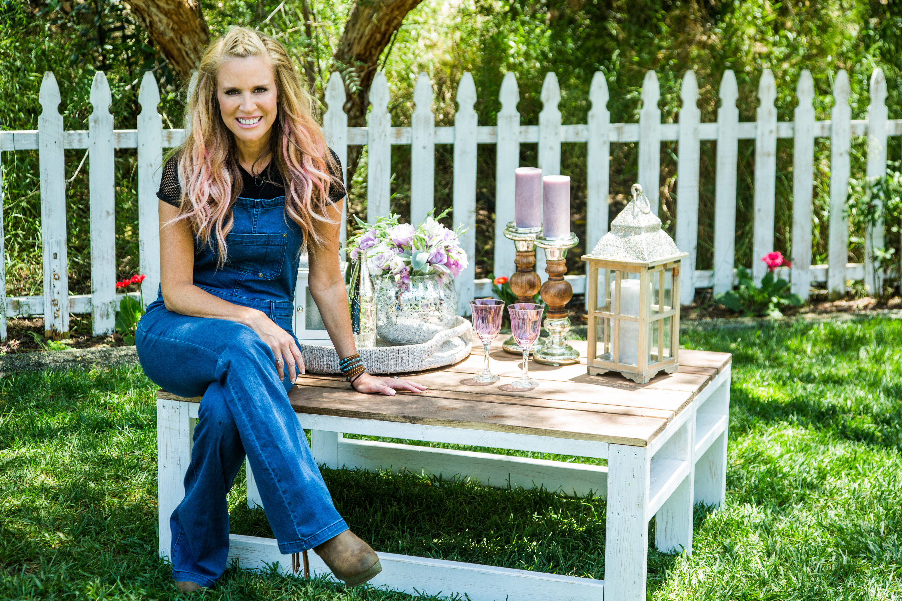 how to - diy 2 in 1 coffee table bench | hallmark channel how to - diy 2 in 1 coffee table bench | hallmark channel